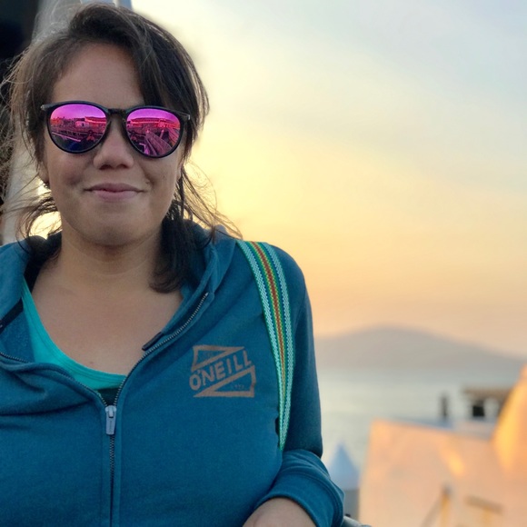 MEET YOUR POSHER, KAHIKI! - Picture 6 of 10